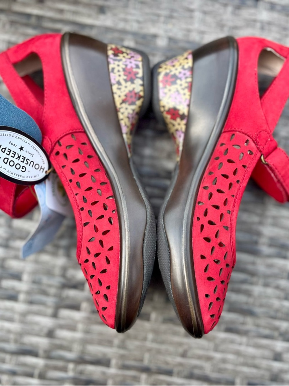 NIB Jambu Red Calypso Rare Discontinued Style Mary Jane Wedge Shoes brand new - Picture 2 of 10